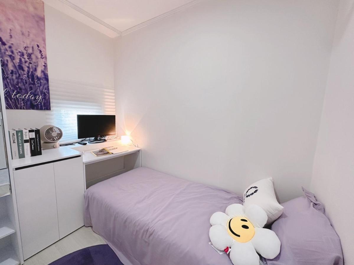 The Bay Cube House Female Only Hotel Guri Bagian luar foto