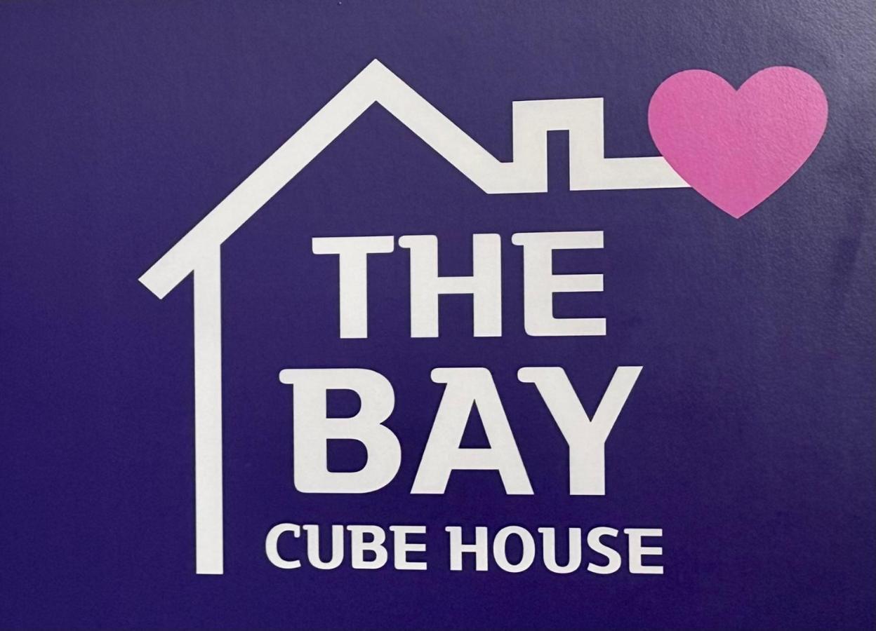 The Bay Cube House Female Only Hotel Guri Bagian luar foto
