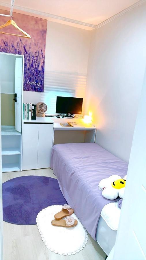 The Bay Cube House Female Only Hotel Guri Bagian luar foto