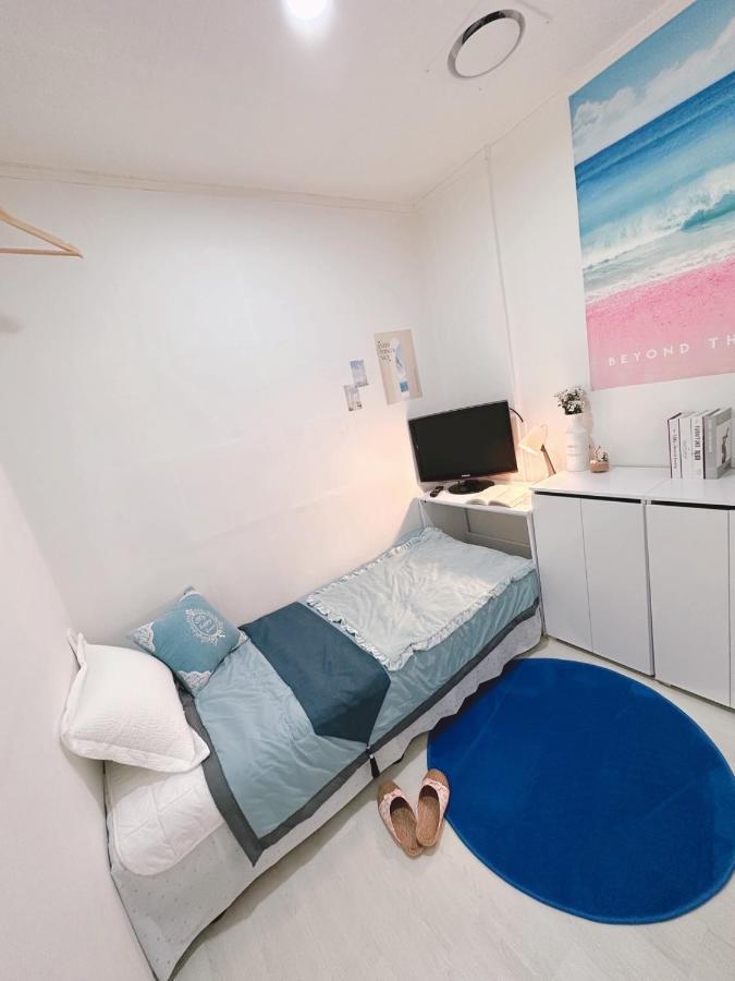 The Bay Cube House Female Only Hotel Guri Bagian luar foto